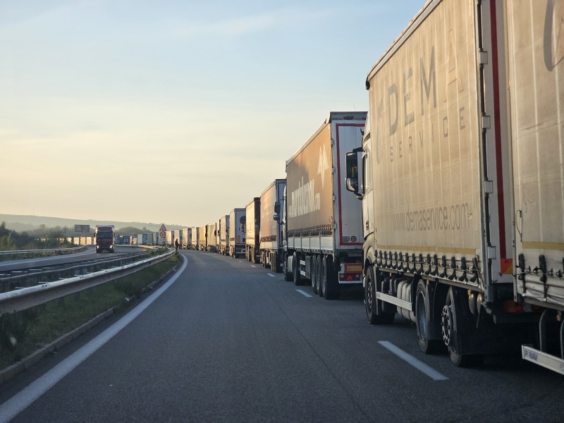 20-километрова колона от тирове преди ГКПП \