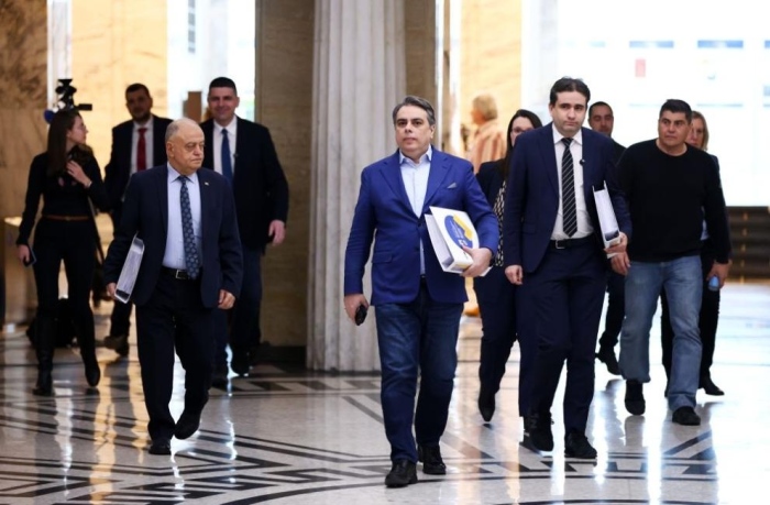 „Да, България“ настоява да се подпише коалиционно споразумение с ДСБ и ПП