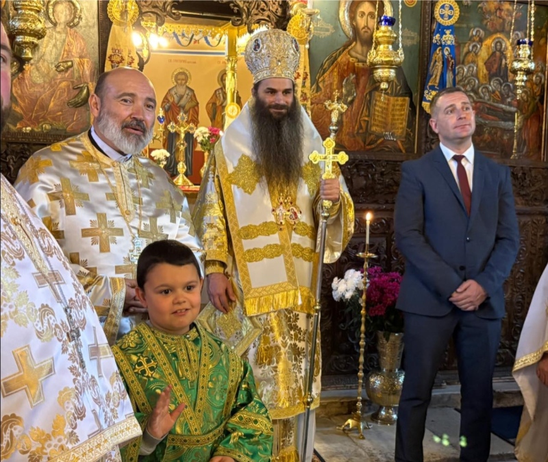 Епископ Йоан отпразнува рождения си ден сред вярващите в Самоков