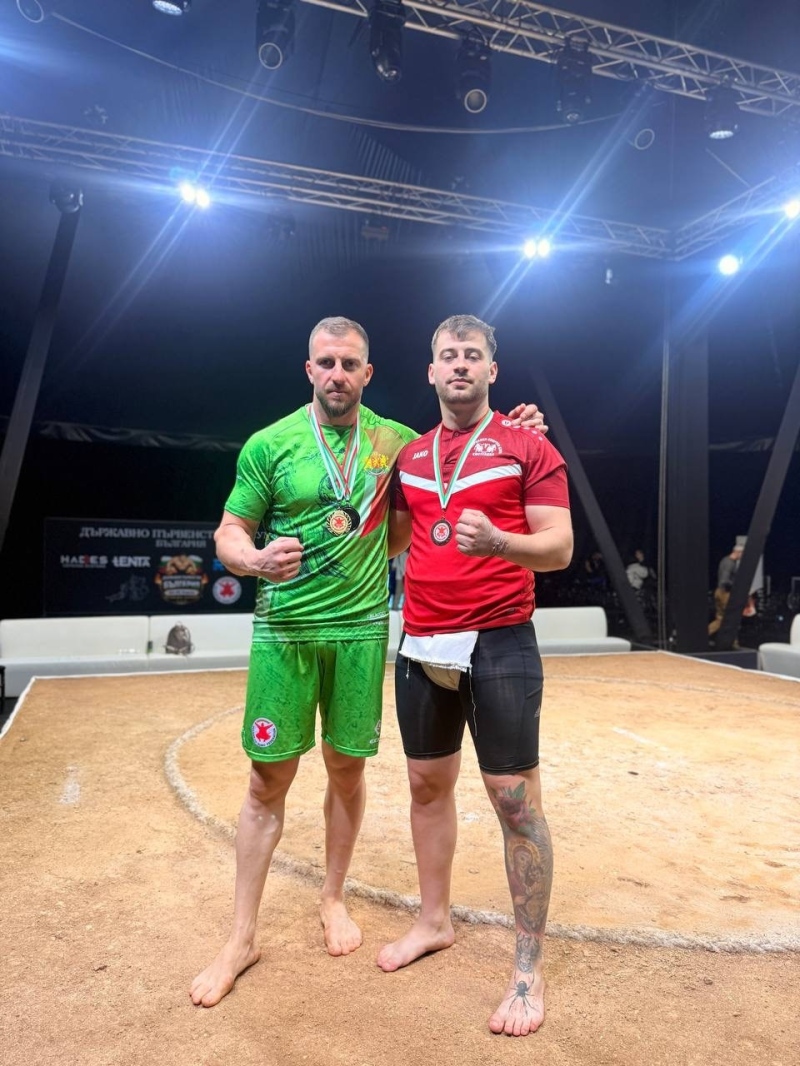 Силно представяне на Симитли в сумото! Иван Благоев завоюва злато и сребро, Айков - бронз