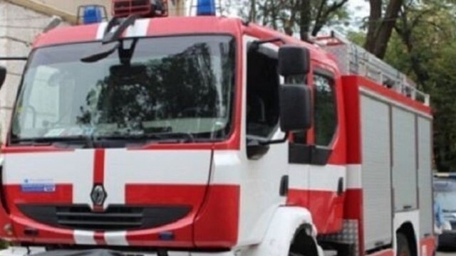 Пожар в съблекалните на стадиона в Рударци, предполага се детска игра с огън