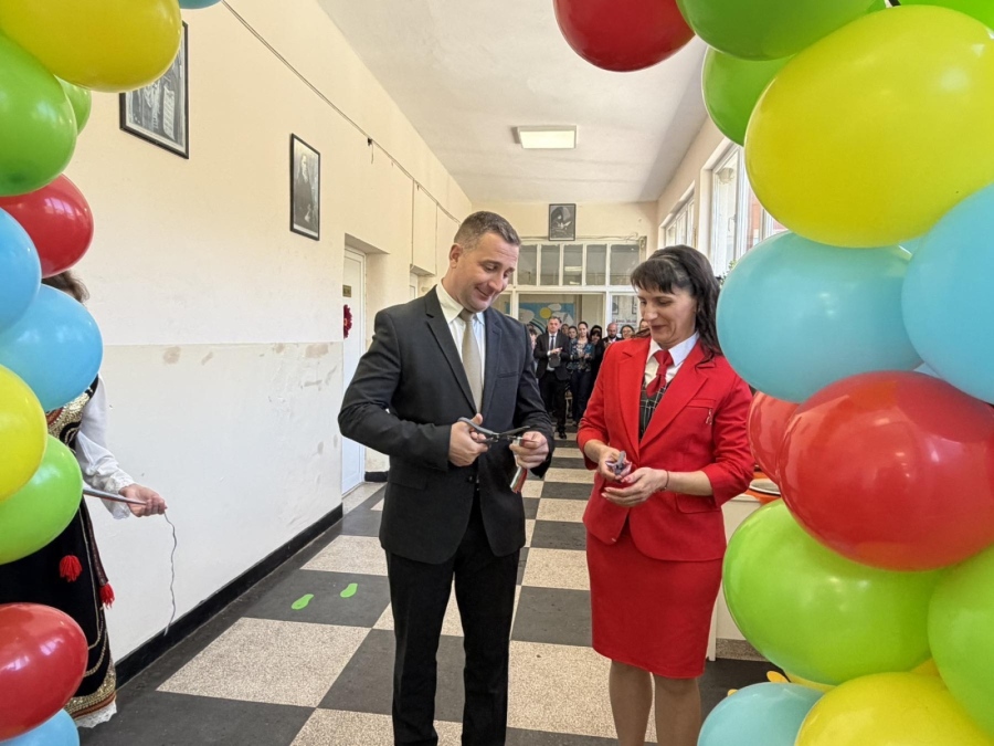 Училището в Говедарци отпразнува патронния си празник с откриване на STEM център