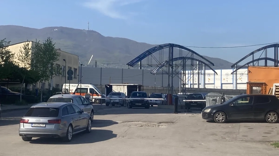 Барикадиралият се електрошлосер от \