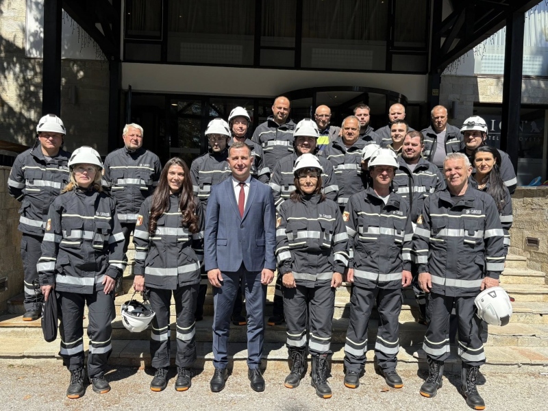 Доброволци от Самоков участваха в учение за овладяване на сложни пожари