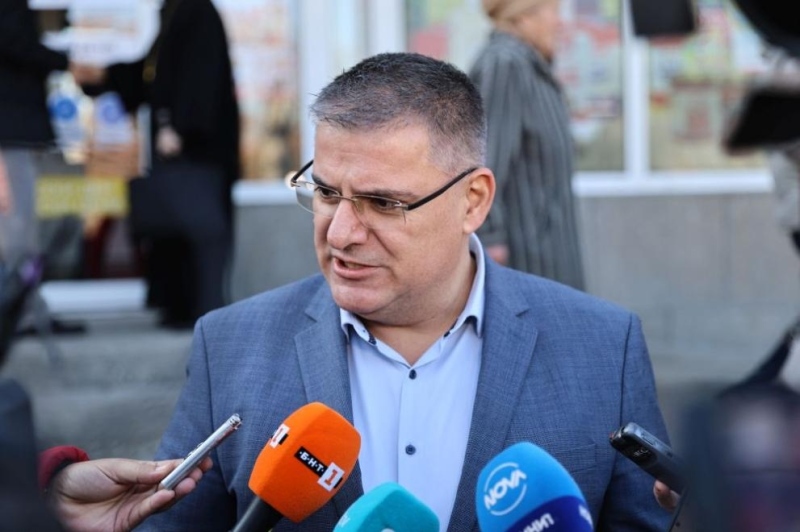 Ръководството на „Магазин за хората“ подаде оставка