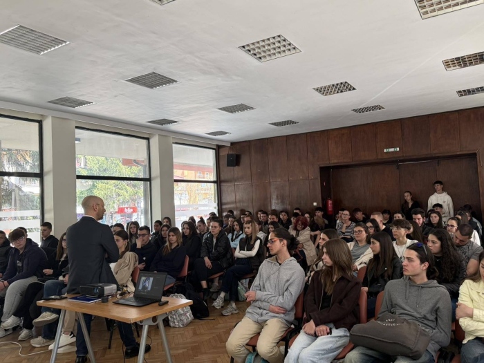 Международен експерт преподаде урок по киберсигурност в Разлог