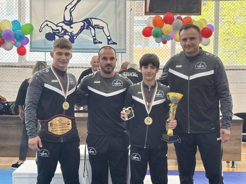 Цветан-Йоанис Николов спечели приз за най-перспективен български борец в Кюстендил