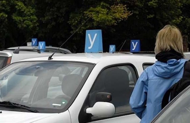 Автошкола под лупа в Кюстендил: разследват се фалшиви документи, има задържана