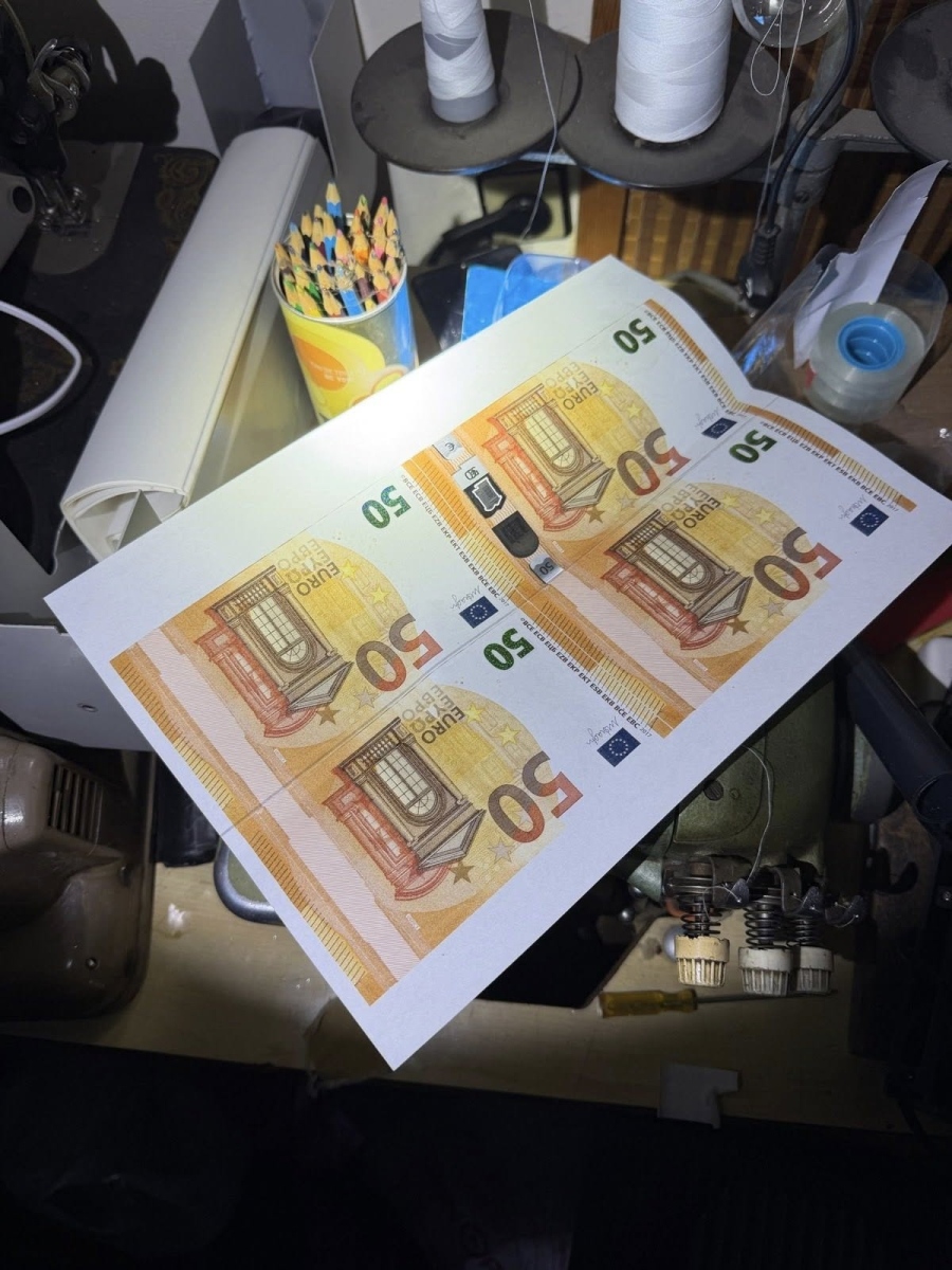 Разкриха печатница за фалшиви евро в София