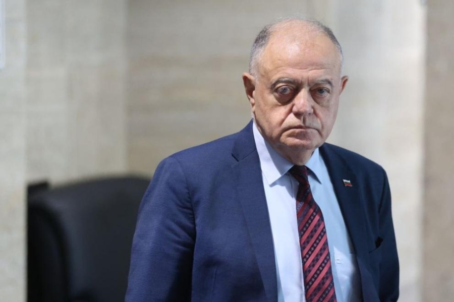Атанас Атанасов: Разделението на парламентарната група е политическа грешка
