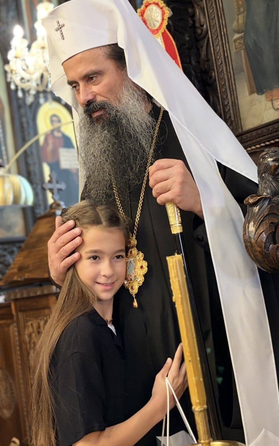 Патриарх Даниил лично награди ученичка от Костенец