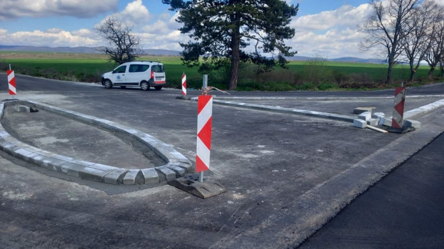 След скандала с пътя за Джирото започна изтриване на маркировката между Костенец и Долна баня