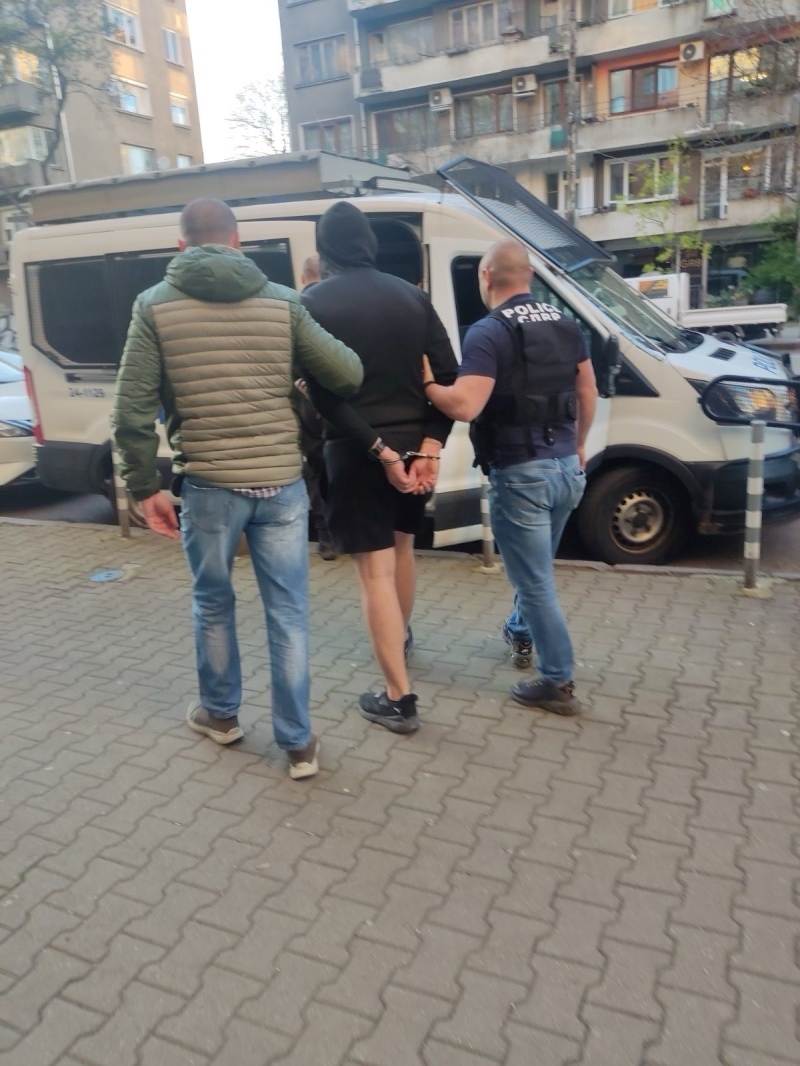 Фалшиви лични карти, кредити и кеш: полицията разби схема за десетки хиляди евро в София