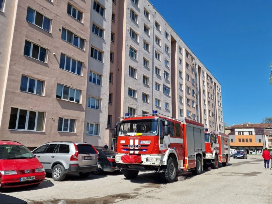 На 58 години е загиналият при пожара в Перник, огънят е тръгнал от печка на твърдо гориво