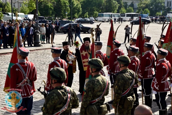С водосвет на бойните знамена и въздушен парад България отбелязва 6 май
