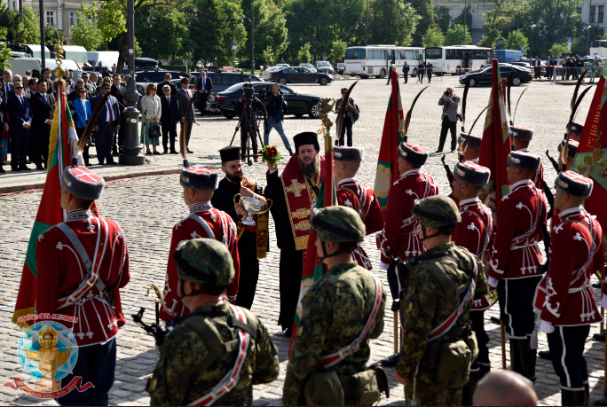 С водосвет на бойните знамена и въздушен парад България отбелязва 6 май