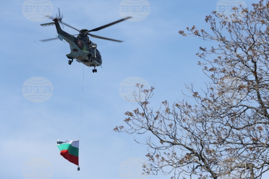 С прелитането на вертолет с националното знаме започна водосветът по повод 6 май