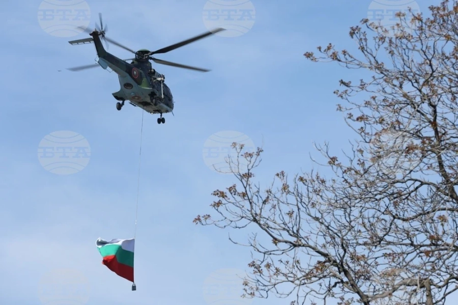 С прелитането на вертолет с националното знаме започна водосветът по повод 6 май