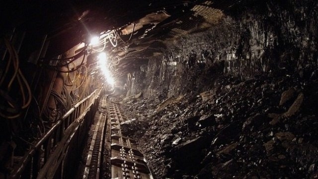 Заловиха индийци с фалшиви документи в бившата мина в Бобов дол
