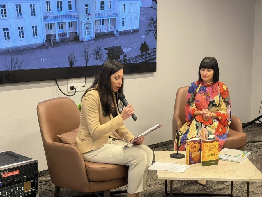 Авторката на „Глина“ Виктория Бешлийска гостува на образователна среща в Самоков