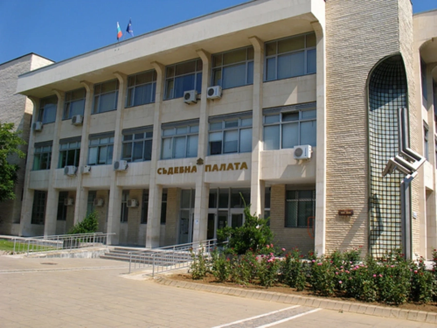 Съдът остави в ареста 31-годишен мъж, обвинен за кражба на кола в Банско
