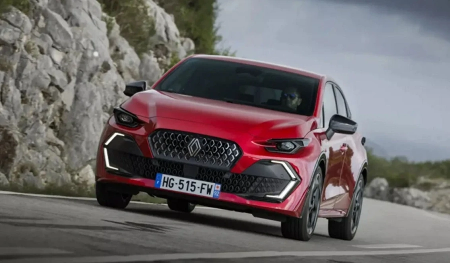 Новото Clio вече е налично и във версия с АГУ