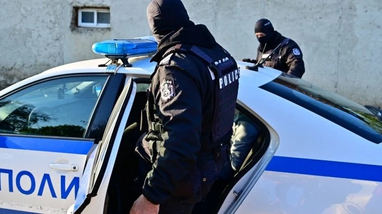 Разбиха схема за разпространение на марихуана в Благоевград, хванаха непълнолетни с дрога