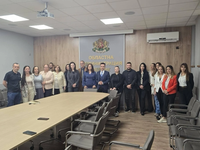 Новият областен управител на Перник Грета Колева прие поста от Георги Недев