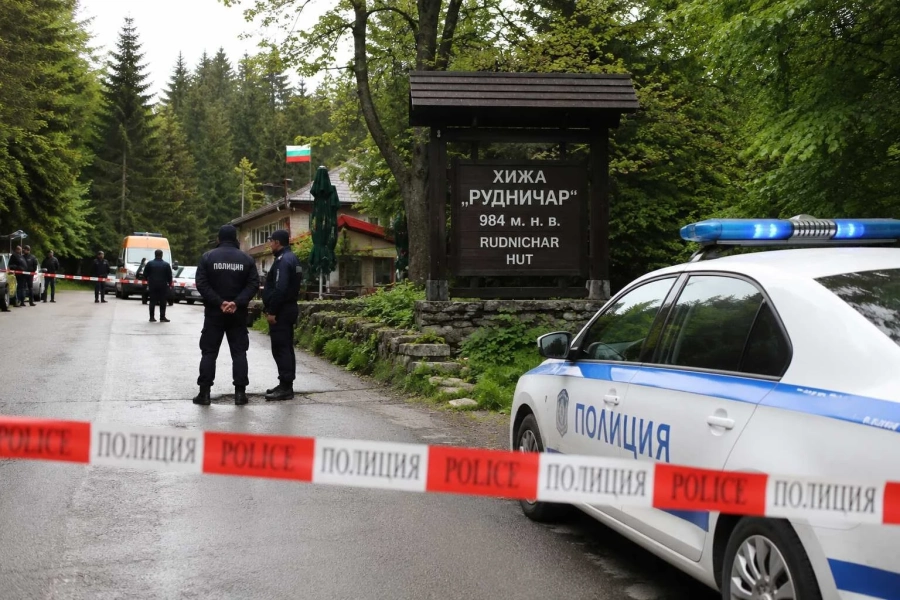 Следи от мечка и малко мече са открити по тялото на мъжа, намерен край хижа „Рудничар“