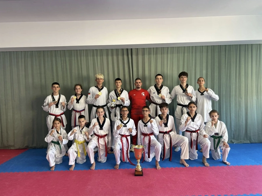 Дупнишкият „Гладиатор“ спечели 10 медала от „Asteriks Cup“ в Ниш