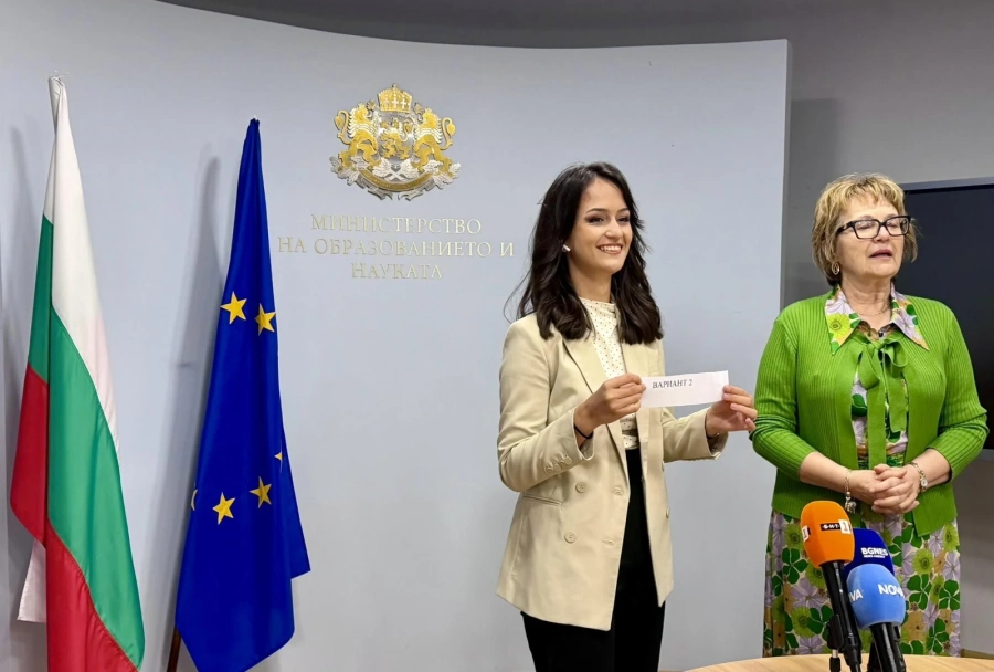 Вариант 2 за втората матура изтеглиха в МОН, над 24 000 зрелостници се явяват на изпита