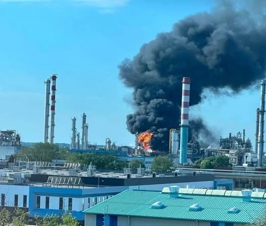 Мощна експлозия в нефтохимически завод в Унгария, има загинал и ранени