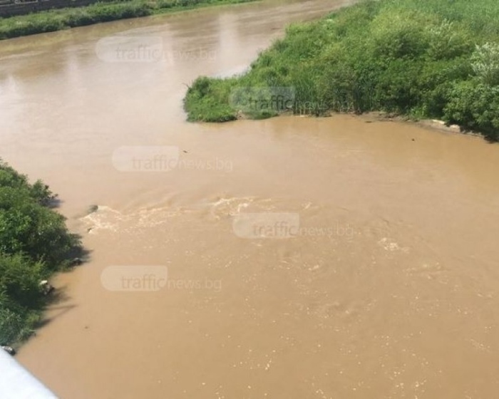 Обилни валежи и повишени водни количества от каскада Белмекен затрудниха водоснабдяването в Ихтиман и Долна баня