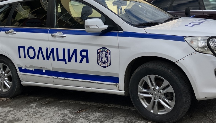 Мъж преби със сопа 8-годишния си син и роднини