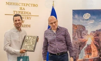 Министерството на туризма отличи разложкият алпинист Георги Колевичин след изкачването на връх Еверест