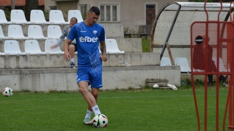 Емил Виячки се връща в Марек