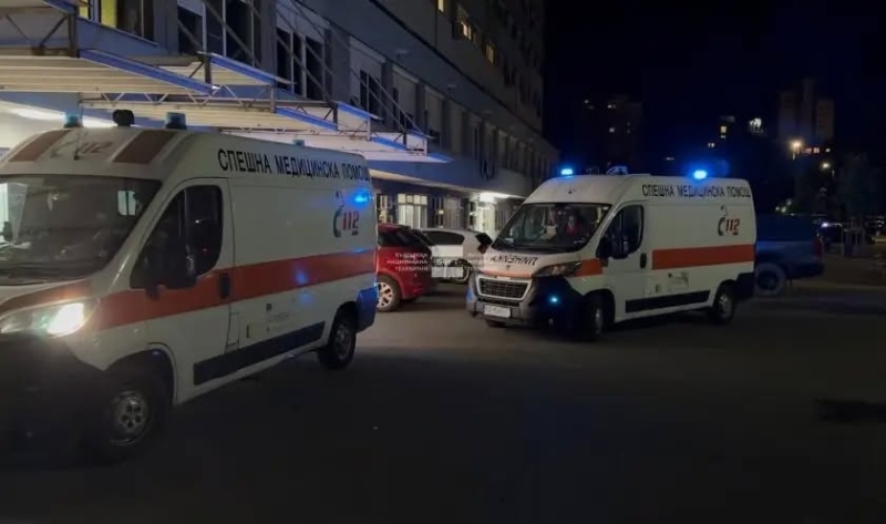 Изтощени и обезводнени: Гранична полиция задържа 33-ма афганистанци в микробус край Бургас, яли трева и пили вода от блато