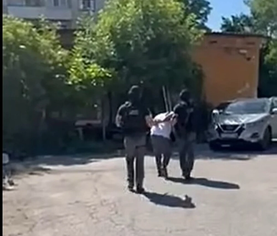 Десетки са арестувани при спецакция в \
