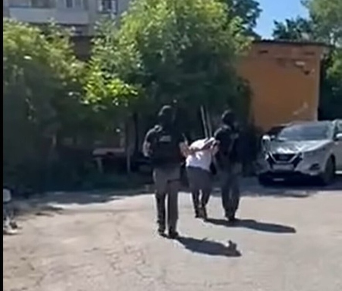 Десетки са арестувани при спецакция в \