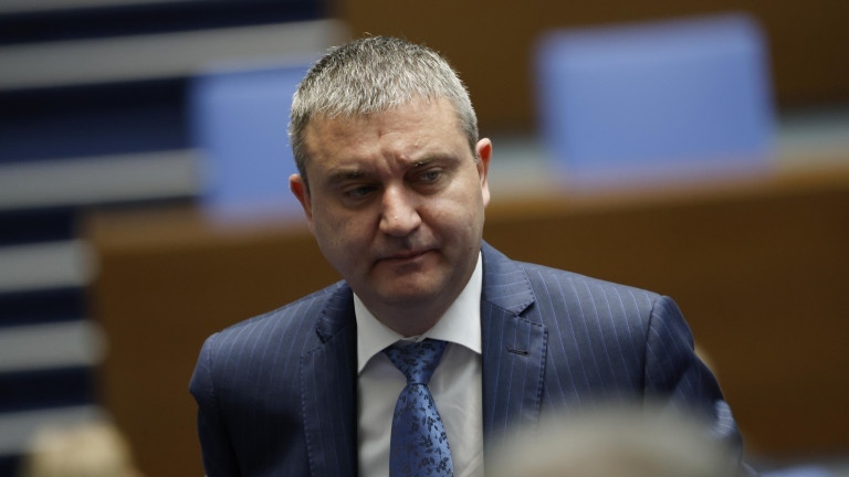 Горанов предупреди: Без бързи мерки България ще „агонизира“ с бюджета