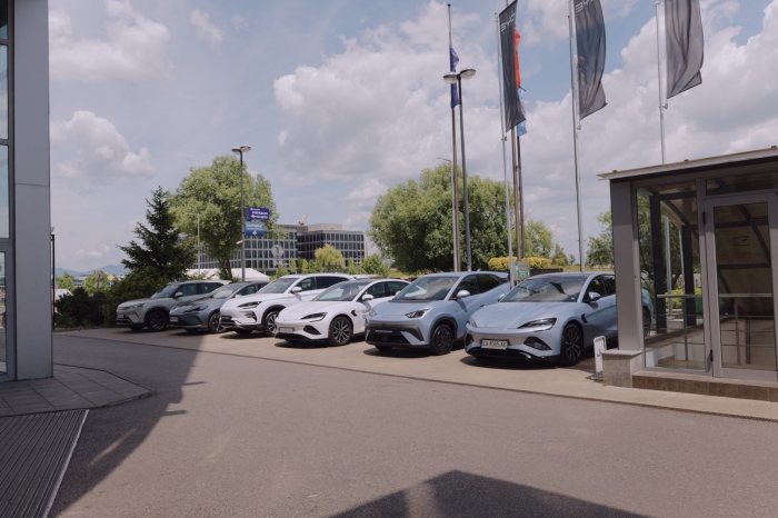 Международната делегация на проекта „Marco Polo Drive“  посети шоурума на BYD в София