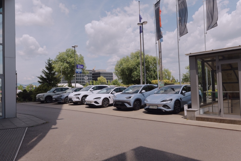 Международната делегация на проекта „Marco Polo Drive“  посети шоурума на BYD в София