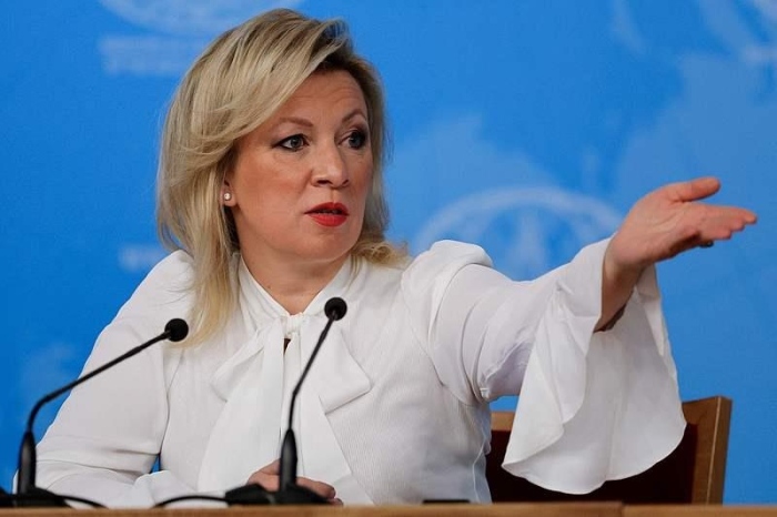 Захарова се присмя на Стармър след оставката, прати го да коси трева в Русия