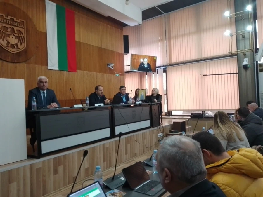 Предстоящо заседание на ОбС в Дупница: Вземат решения за продажба на парцел за 532 424 евро и земи по чл. 19