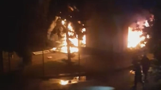 Пожар изпепели шивашко ателие в Перник, разследва се умишлен палеж
