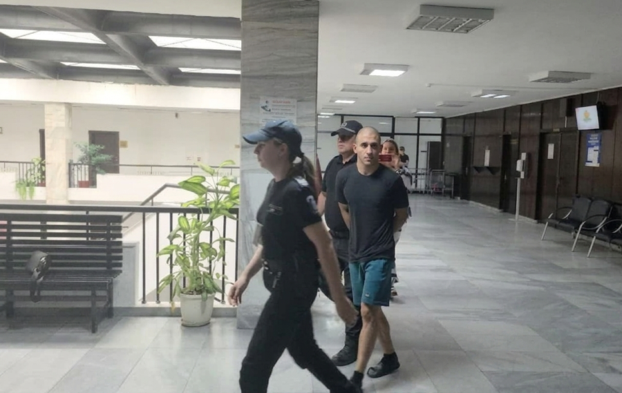 Окръжният съд в Благоевград остави в ареста 19-годишен младеж, обвинен в разпространение на наркотици