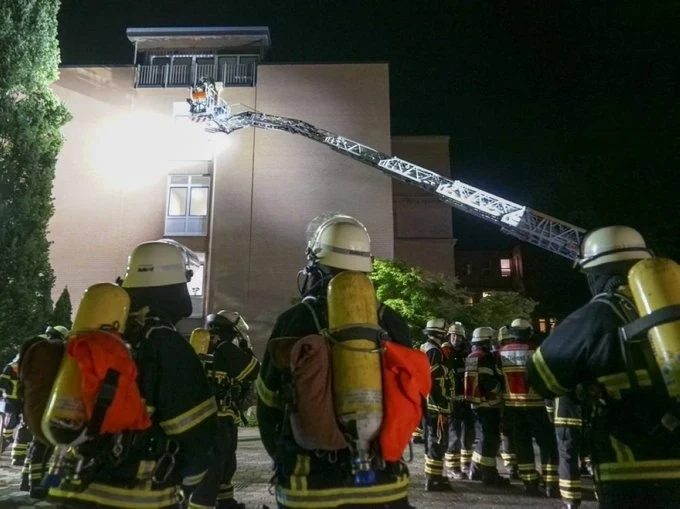 Пожар избухна в болница в Германия: Най-малко двама са загинали и над 30 са ранени