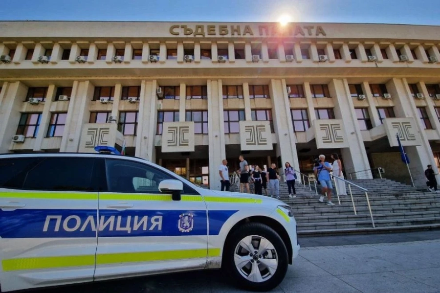 Серия бомбени сигнали блокираха съдилища в страната