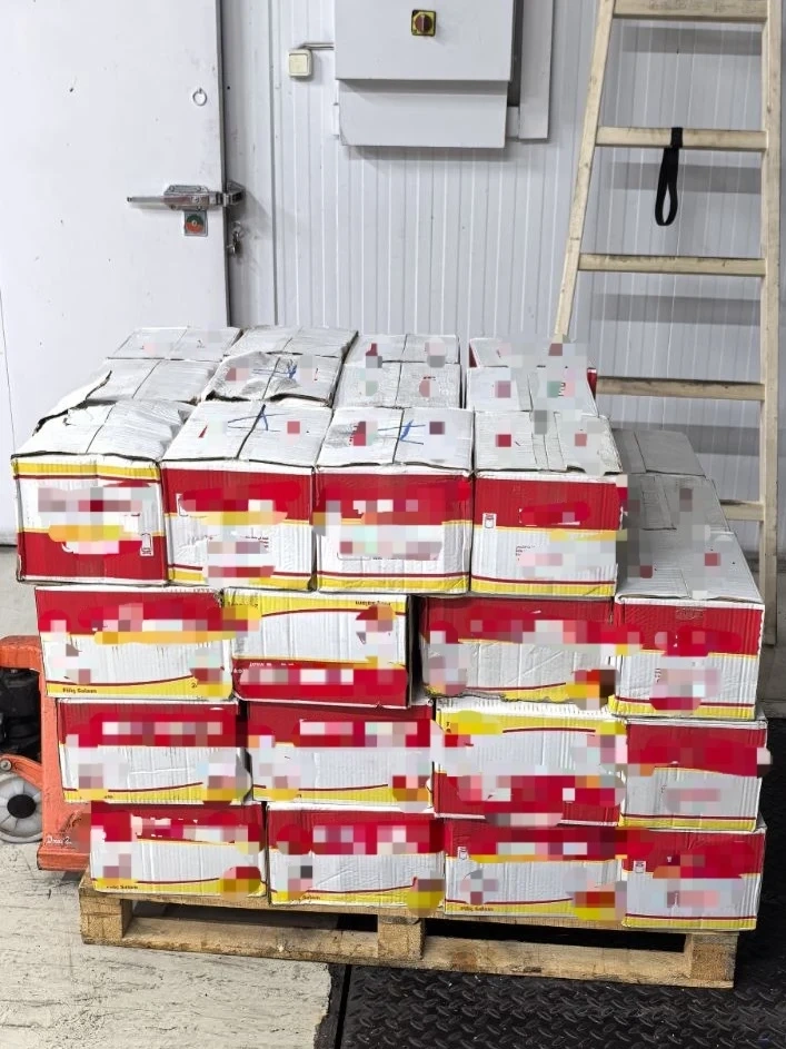 БАБХ задържа близо 3 тона животински продукти без документи на „Капитан Андреево“
