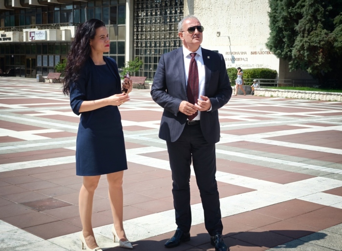 Министър Ивкова инспектира обектите за спешна помощ в Благоевградско